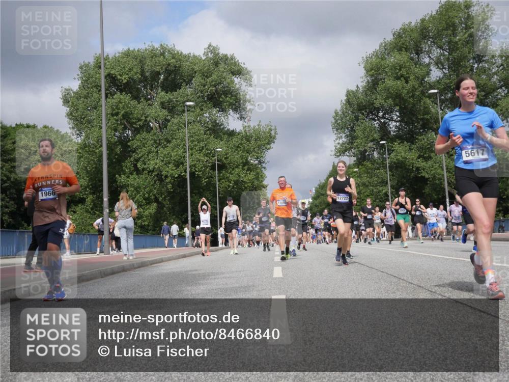 29.06.2025 - hella hamburg halbmarathon Luisa Fischer http://msf.ph/oto/8466840 29.06.2025 10:42:13 Kennedybrücke 1966, 11059, 12722, 5617, 1451, 1856, 2524, 3307, 3726, 4028, 4603, 4964, 5617, 5684, 5735, 7341, 7350, 7589 meine-sportfotos.de