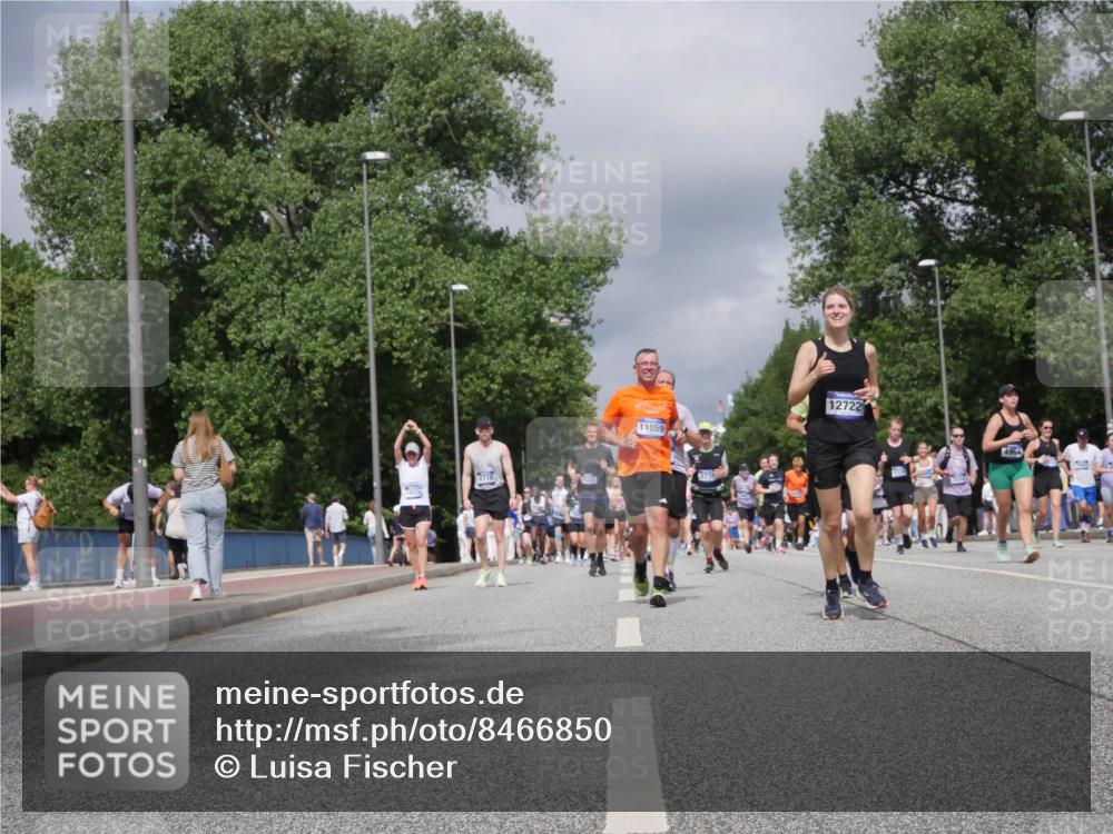 29.06.2025 - hella hamburg halbmarathon Luisa Fischer http://msf.ph/oto/8466850 29.06.2025 10:42:14 Kennedybrücke 11059, 12722, 4964, 1451, 1856, 2524, 2534, 3307, 3726, 4028, 4603, 4964, 5617, 5684, 5735, 7341, 7350, 7589 meine-sportfotos.de