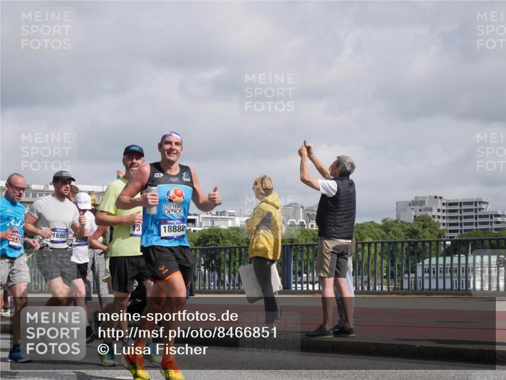 29.06.2025 - hella hamburg halbmarathon Luisa Fischer http://msf.ph/oto/8466851 29.06.2025 09:57:43 Kennedybrücke 3707, 16907, 2592, 131, 18882, 1549, 2592, 2596, 3208, 4832, 5705, 6389, 6723, 6923, 8117, 8437, 9093, 9159, 9661, 10122, 10868 meine-sportfotos.de