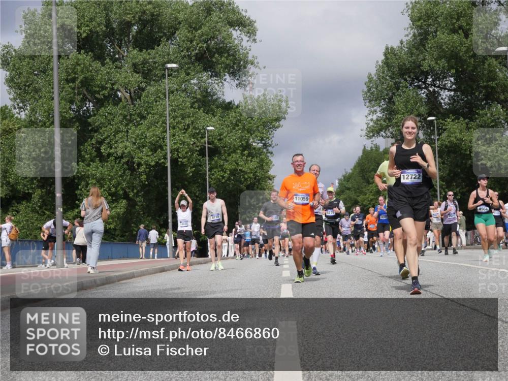 29.06.2025 - hella hamburg halbmarathon Luisa Fischer http://msf.ph/oto/8466860 29.06.2025 10:42:14 Kennedybrücke 8718, 11059, 5735, 12722, 4964, 1451, 1451, 1856, 2524, 2534, 3307, 3726, 4028, 4603, 4964, 5617, 5684, 5735, 7341, 7350, 7589 meine-sportfotos.de