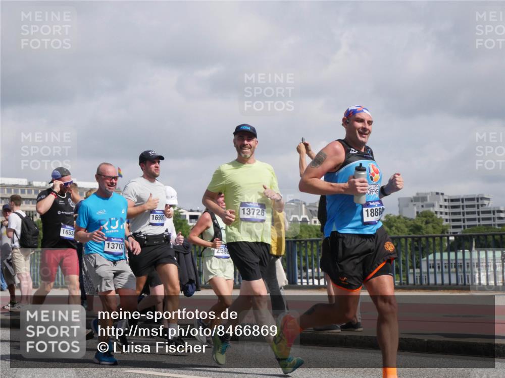 29.06.2025 - hella hamburg halbmarathon Luisa Fischer http://msf.ph/oto/8466869 29.06.2025 09:57:44 Kennedybrücke 1653, 13707, 16907, 2596, 13726, 1888, 1549, 2592, 2596, 3208, 3258, 4832, 5399, 5705, 6389, 6723, 6923, 8117, 8437, 9093, 9159, 9476, 9661, 10122, 10868 meine-sportfotos.de