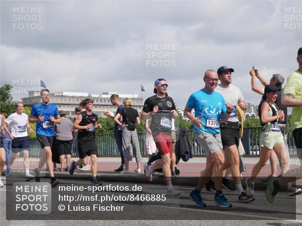 29.06.2025 - hella hamburg halbmarathon Luisa Fischer http://msf.ph/oto/8466885 29.06.2025 09:57:44 Kennedybrücke 17008, 12094, 16538, 13707, 07, 259, 1549, 2592, 2596, 3208, 3258, 4832, 5399, 5705, 6389, 6723, 6923, 8117, 8437, 9093, 9159, 9476, 9661, 10122, 10868 meine-sportfotos.de