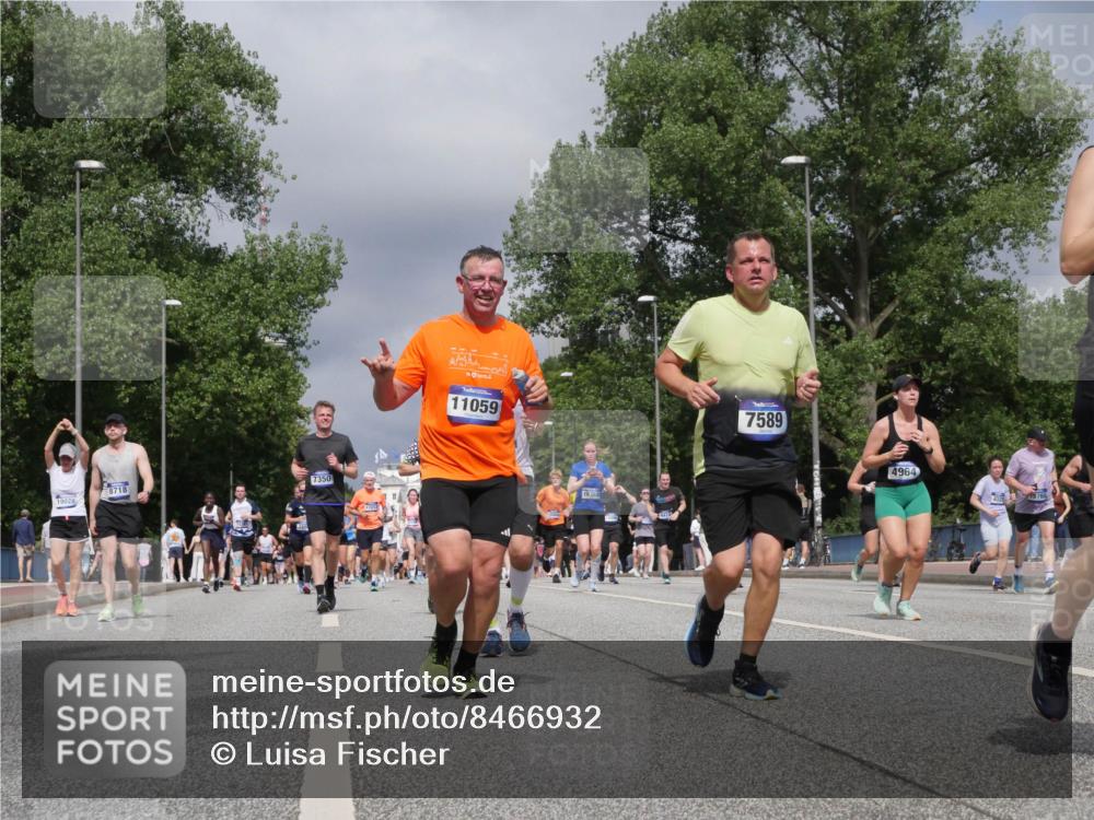 29.06.2025 - hella hamburg halbmarathon Luisa Fischer http://msf.ph/oto/8466932 29.06.2025 10:42:16 Kennedybrücke 19028, 8718, 7350, 11059, 16388, 7589, 4964, 402, 5765, 1451, 1856, 1883, 2524, 2534, 2660, 3307, 3726, 4028, 4410, 4603, 4964, 5617, 5684, 5735, 7341, 7350, 7589 meine-sportfotos.de