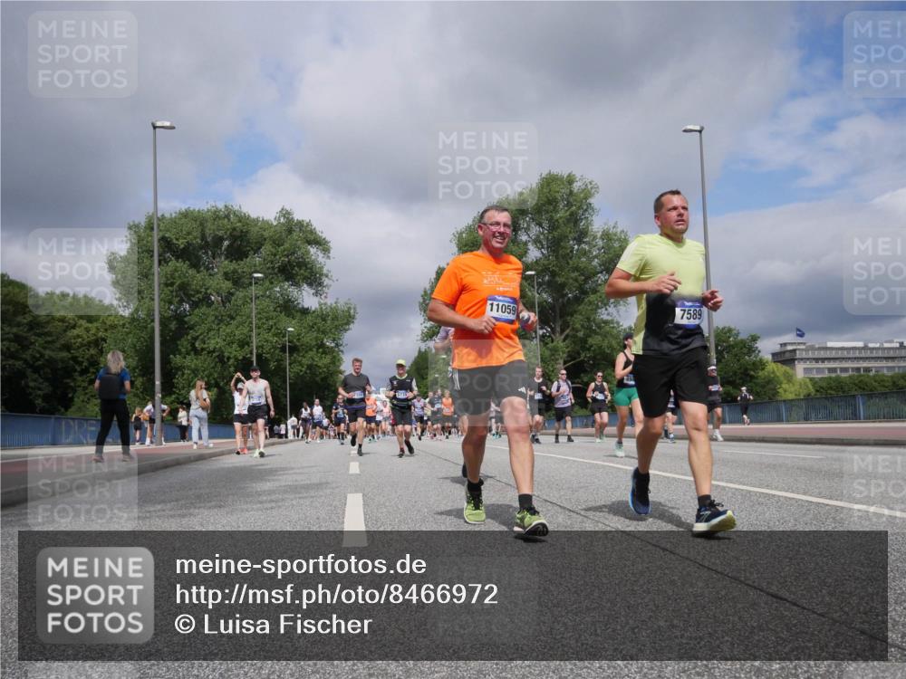 29.06.2025 - hella hamburg halbmarathon Luisa Fischer http://msf.ph/oto/8466972 29.06.2025 10:42:17 Kennedybrücke 11059, 496, 7589, 1451, 1856, 1883, 2524, 2534, 2660, 3307, 3726, 4028, 4410, 4603, 4964, 5617, 5684, 5735, 7341, 7350, 7589 meine-sportfotos.de