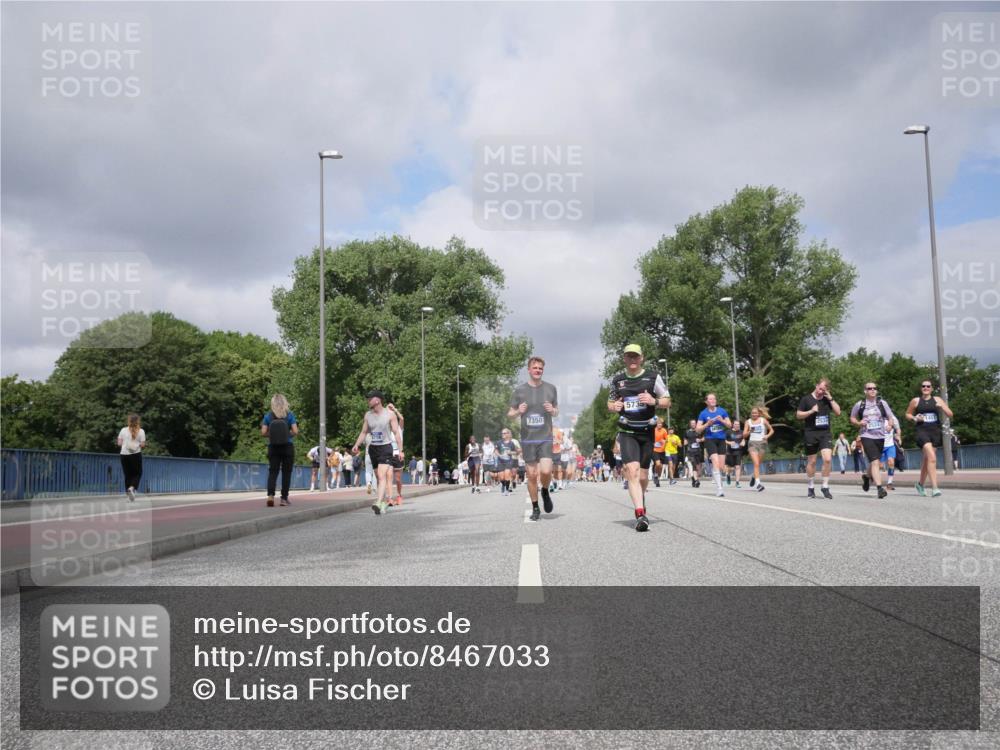 29.06.2025 - hella hamburg halbmarathon Luisa Fischer http://msf.ph/oto/8467033 29.06.2025 10:42:19 Kennedybrücke 7350, 5735, 2534, 1451, 1856, 1883, 2092, 2524, 2534, 2660, 3307, 4028, 4410, 4603, 4964, 5735, 7341, 7350, 7589, 7815, 10604, 10696 meine-sportfotos.de