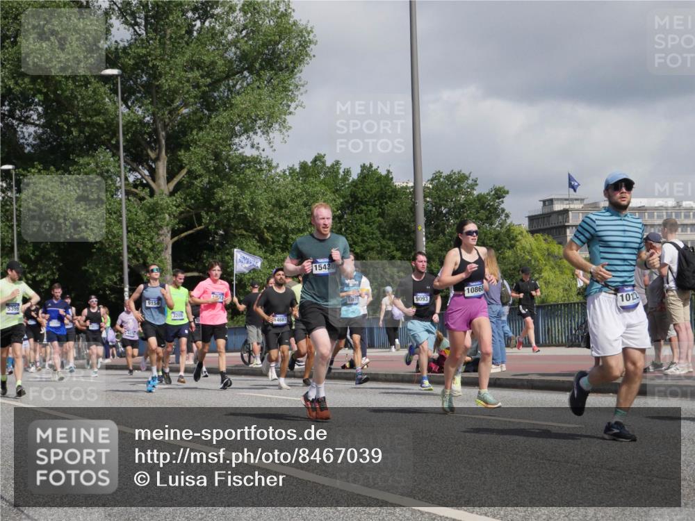 29.06.2025 - hella hamburg halbmarathon Luisa Fischer http://msf.ph/oto/8467039 29.06.2025 09:57:49 Kennedybrücke 5399, 9476, 9159, 3209, 13, 4687, 15430, 9093, 10868, 101, 2274, 3208, 3209, 3258, 4832, 5399, 5705, 8117, 8437, 8889, 9031, 9093, 9159, 9476, 9720, 9869, 10122, 10423, 10868 meine-sportfotos.de