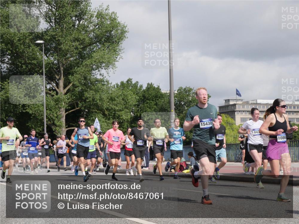 29.06.2025 - hella hamburg halbmarathon Luisa Fischer http://msf.ph/oto/8467061 29.06.2025 09:57:50 Kennedybrücke 5399, 11185, 18513, 3209, 16513, 15871, 14687, 14686, 15430, 9093, 843, 1086, 2274, 3208, 3209, 3258, 4832, 5399, 5705, 6158, 8117, 8437, 8889, 9031, 9032, 9093, 9159, 9476, 9649, 9720, 9869, 10122, 10423, 10868 meine-sportfotos.de