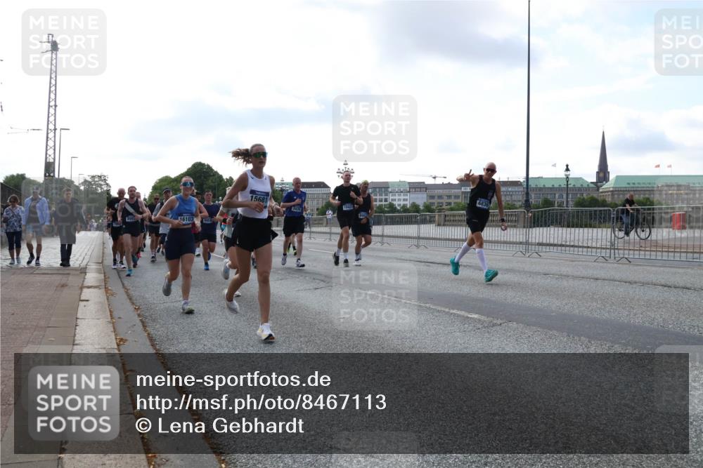 29.06.2025 - hella hamburg halbmarathon Lena Gebhardt http://msf.ph/oto/8467113 29.06.2025 09:55:17 Lombardsbrücke 16103, 9959, 15681, 3435, 10423, 1120, 1151, 1200, 1683, 1696, 1706, 1884, 1976, 2207, 2274, 2287, 2367, 2411, 2592, 2596, 2816, 3087, 3208, 3209, 3258, 3435, 3747, 4093, 4121, 4189, 4832, 4938, 5102, 5399, 5459, 5638, 5705, 5708, 5915, 6027, 6158, 6290, 6389, 6532, 6662, 6836, 6923, 6938, 6991, 7052, 7312, 7335, 7659, 7908, 8371, 8437, 8487, 8657, 8693, 8889, 8981, 9031, 9093, 9159, 9476, 9661, 9710, 9869, 9931, 11333 meine-sportfotos.de
