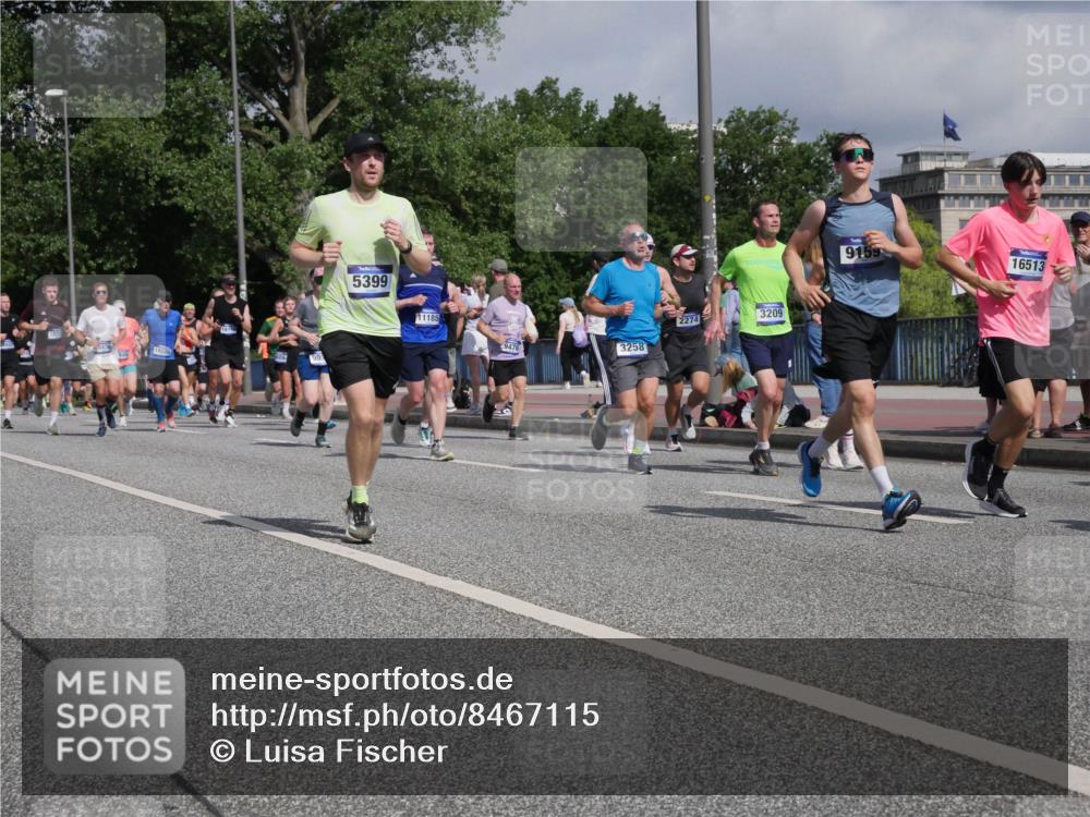 29.06.2025 - hella hamburg halbmarathon Luisa Fischer http://msf.ph/oto/8467115 29.06.2025 09:57:52 Kennedybrücke 5399, 11185, 9476, 3258, 2274, 3209, 9159, 16513, 2274, 3208, 3209, 3258, 3747, 4093, 5399, 5705, 6158, 6662, 7659, 8437, 8693, 8889, 9031, 9032, 9093, 9159, 9476, 9649, 9720, 9869, 10122, 10423, 10868 meine-sportfotos.de