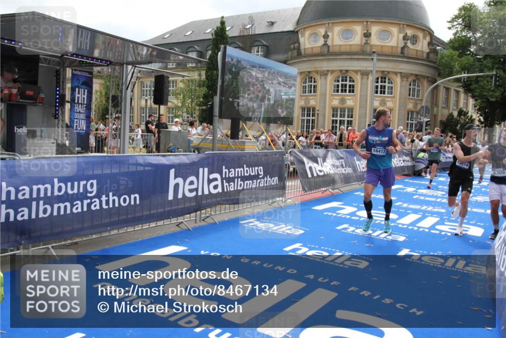 29.06.2025 - hella hamburg halbmarathon Michael Strokosch http://msf.ph/oto/8467134 29.06.2025 10:34:27 Ziel 1002, 5550, 6305, 9686, 16417, 18099 meine-sportfotos.de