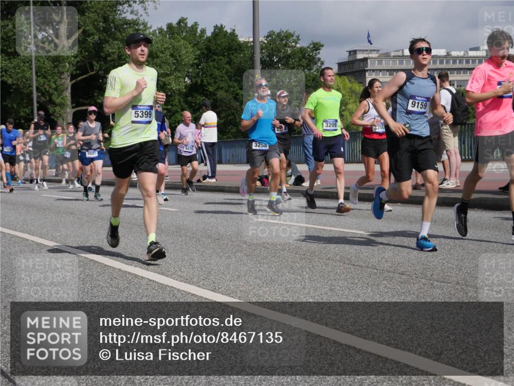 29.06.2025 - hella hamburg halbmarathon Luisa Fischer http://msf.ph/oto/8467135 29.06.2025 09:57:53 Kennedybrücke 1822, 9031, 5399, 3258, 9476, 3209, 3208, 9159, 2274, 2287, 2411, 3087, 3208, 3209, 3258, 3747, 4093, 5399, 6158, 6662, 6836, 7659, 8437, 8693, 8889, 9031, 9032, 9093, 9159, 9476, 9649, 9720, 9869, 10423, 10868 meine-sportfotos.de