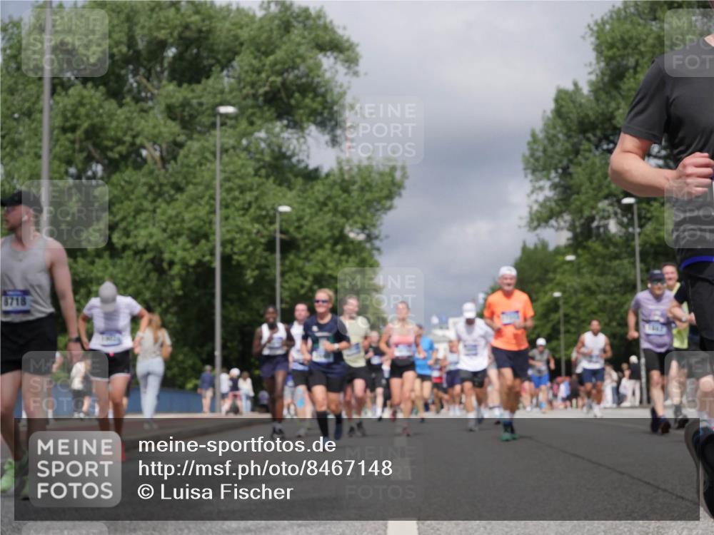 29.06.2025 - hella hamburg halbmarathon Luisa Fischer http://msf.ph/oto/8467148 29.06.2025 10:42:22 Kennedybrücke 8718, 1451, 1883, 2092, 2524, 2534, 2660, 4028, 4410, 4603, 4964, 5735, 6112, 7341, 7350, 7815, 10604, 10696 meine-sportfotos.de