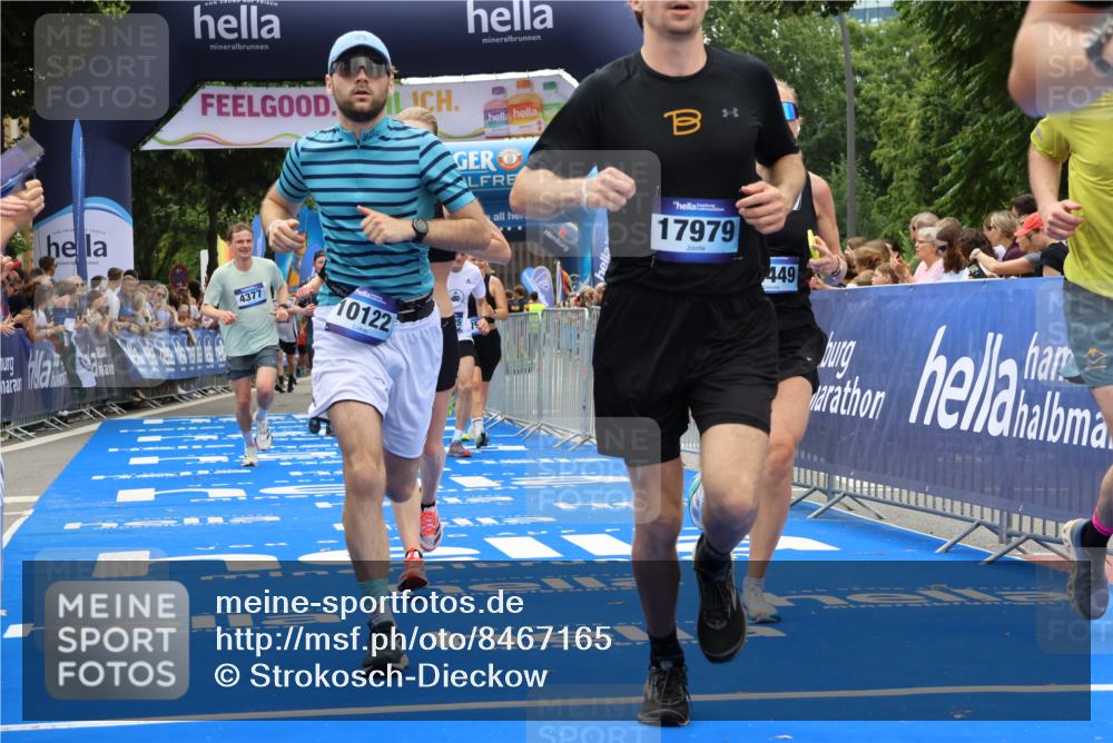 29.06.2025 - hella hamburg halbmarathon Strokosch-Dieckow http://msf.ph/oto/8467165 29.06.2025 10:46:59 Ziel 1139, 1460, 1689, 4091, 4377, 5472, 6700, 9794, 10122, 12579, 13728, 14385, 14415, 14449, 14594, 14783, 15825, 16081, 17979 meine-sportfotos.de
