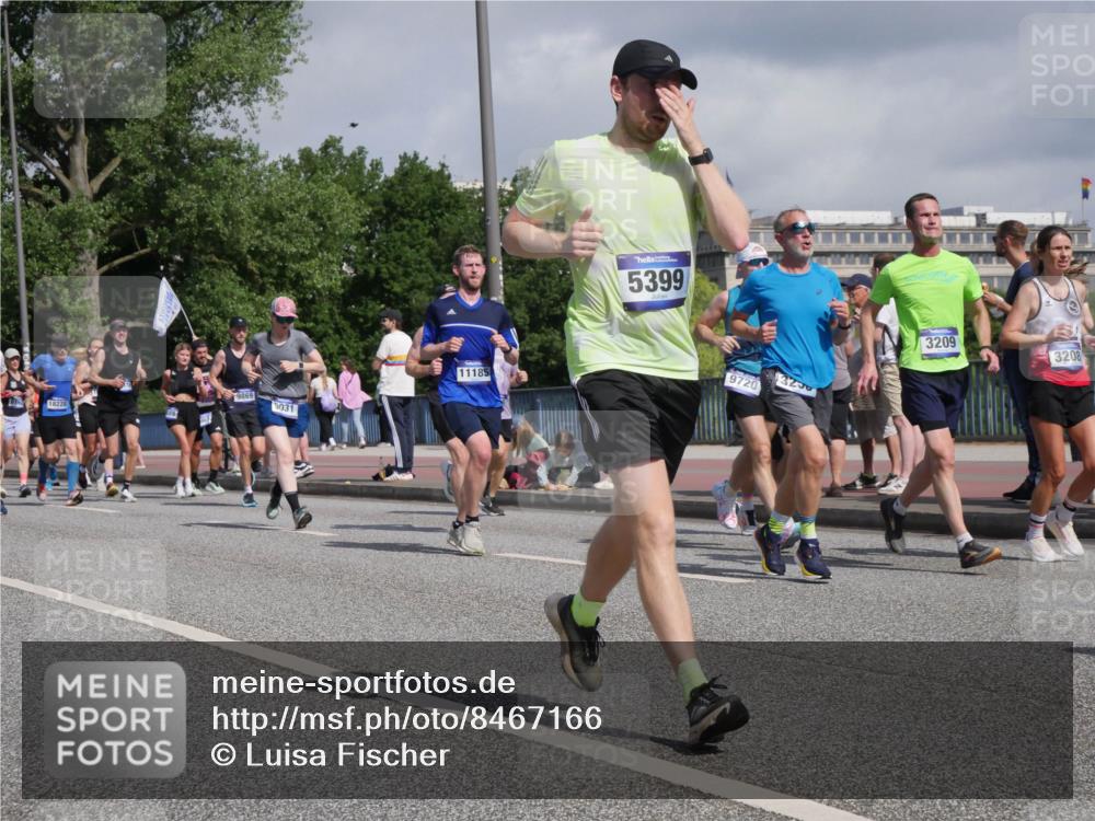 29.06.2025 - hella hamburg halbmarathon Luisa Fischer http://msf.ph/oto/8467166 29.06.2025 09:57:54 Kennedybrücke 615, 18228, 9869, 9031, 11185, 5399, 9720, 3209, 3208, 2274, 2287, 2411, 3087, 3208, 3209, 3258, 3747, 4093, 5399, 5638, 6158, 6662, 6836, 7659, 8437, 8693, 8889, 9031, 9032, 9093, 9159, 9476, 9649, 9720, 9869, 10053, 10423 meine-sportfotos.de