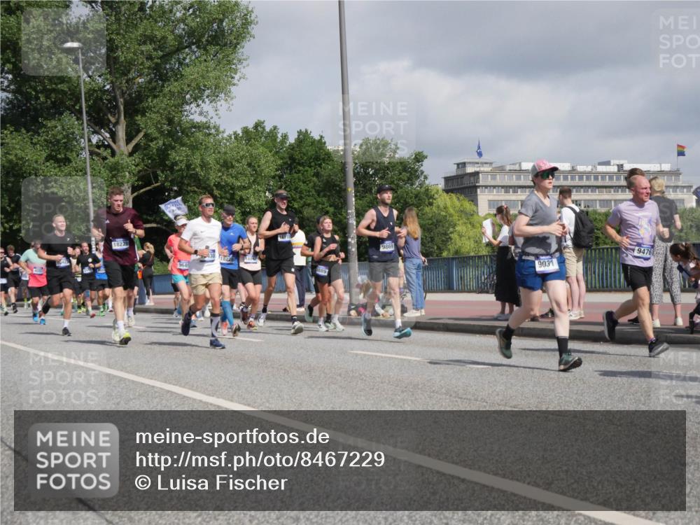 29.06.2025 - hella hamburg halbmarathon Luisa Fischer http://msf.ph/oto/8467229 29.06.2025 09:57:56 Kennedybrücke 18229, 18228, 8889, 9649, 9869, 9031, 9476, 2274, 2287, 2411, 3087, 3209, 3258, 3435, 3747, 4093, 5102, 5399, 5638, 6027, 6158, 6662, 6836, 7659, 8218, 8371, 8693, 8889, 9031, 9032, 9093, 9476, 9649, 9720, 9869, 10053, 10423 meine-sportfotos.de