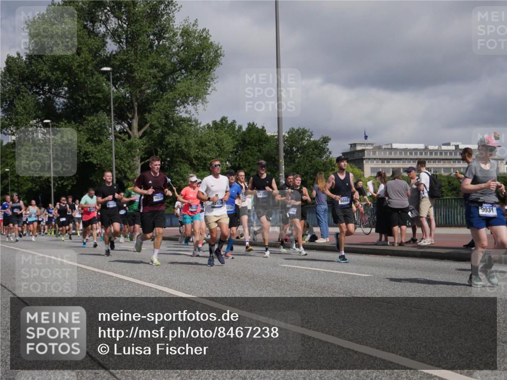 29.06.2025 - hella hamburg halbmarathon Luisa Fischer http://msf.ph/oto/8467238 29.06.2025 09:57:57 Kennedybrücke 18229, 9649, 3228, 16110, 889, 9869, 9031, 1884, 2274, 2287, 2411, 3087, 3209, 3258, 3435, 3747, 4093, 5102, 5399, 5638, 6027, 6158, 6662, 6836, 7659, 8218, 8371, 8487, 8693, 8889, 9031, 9032, 9476, 9649, 9720, 9869, 10053, 10423 meine-sportfotos.de