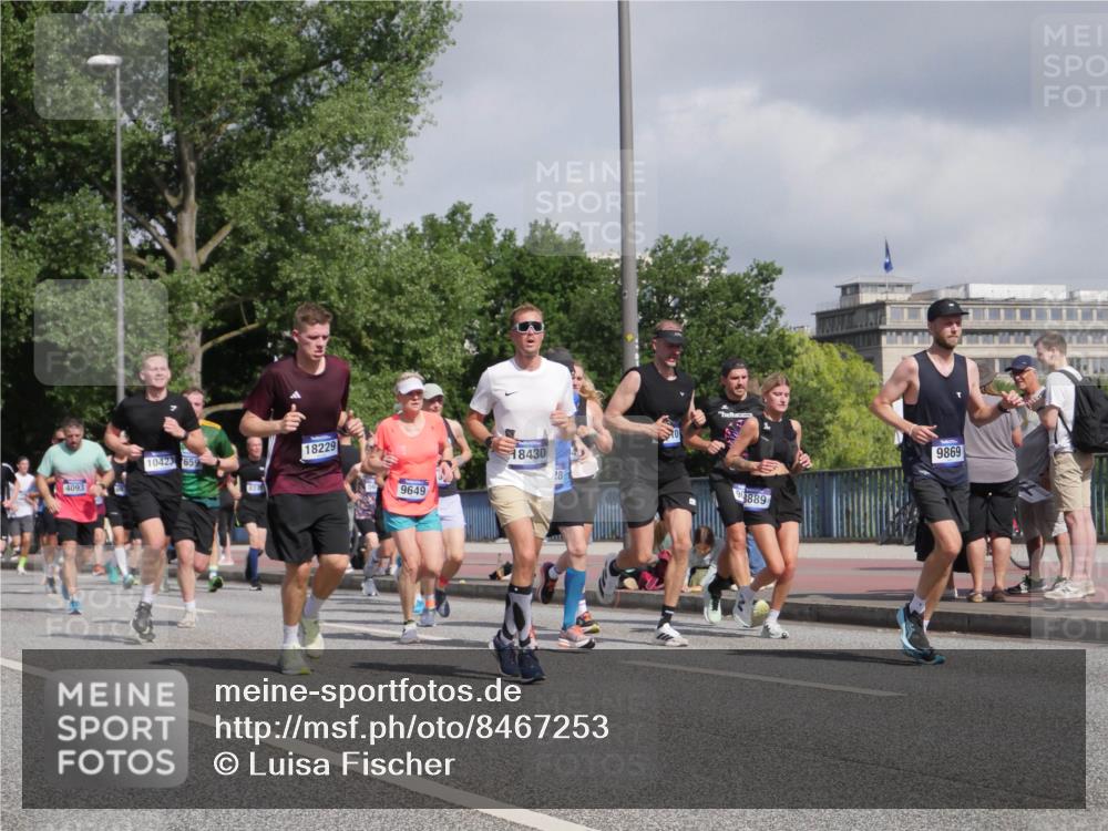 29.06.2025 - hella hamburg halbmarathon Luisa Fischer http://msf.ph/oto/8467253 29.06.2025 09:57:57 Kennedybrücke 4093, 10423, 659, 18229, 9649, 18430, 28, 99889, 9869, 1884, 2274, 2287, 2411, 3087, 3209, 3258, 3435, 3747, 4093, 5102, 5399, 5638, 6027, 6158, 6662, 6836, 7659, 8218, 8371, 8487, 8693, 8889, 9031, 9032, 9476, 9649, 9720, 9869, 10053, 10423 meine-sportfotos.de