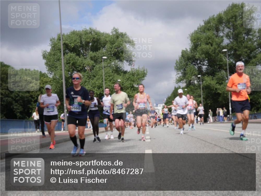 29.06.2025 - hella hamburg halbmarathon Luisa Fischer http://msf.ph/oto/8467287 29.06.2025 10:42:24 Kennedybrücke 19028, 2660, 1731, 1451, 1883, 2092, 2524, 2534, 2660, 4028, 4410, 4603, 5735, 6112, 7341, 7350, 7815, 10604, 10696 meine-sportfotos.de