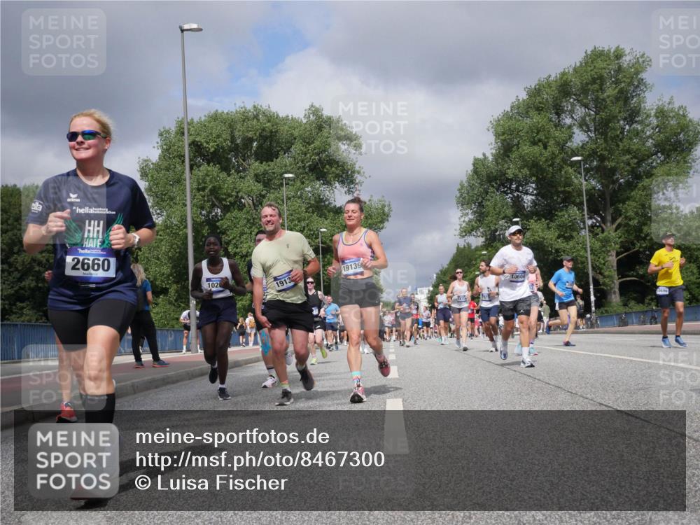 29.06.2025 - hella hamburg halbmarathon Luisa Fischer http://msf.ph/oto/8467300 29.06.2025 10:42:25 Kennedybrücke 2660, 102, 1913, 19139, 781, 10604, 1451, 1883, 2092, 2498, 2524, 2534, 2660, 4028, 4410, 6112, 7341, 7350, 7815, 10315, 10604, 10696 meine-sportfotos.de