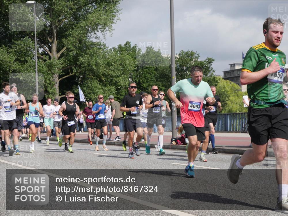 29.06.2025 - hella hamburg halbmarathon Luisa Fischer http://msf.ph/oto/8467324 29.06.2025 09:58:01 Kennedybrücke 3087, 5102, 188, 8487, 12171, 1097, 6027, 6836, 4093, 7659, 1884, 2287, 2411, 2708, 3087, 3435, 3747, 3985, 4093, 5102, 5638, 5915, 6027, 6054, 6158, 6532, 6662, 6836, 7052, 7659, 8218, 8371, 8487, 8577, 8693, 8889, 8927, 9032, 9386, 9529, 9649, 9786, 9869, 10053, 10184, 10423 meine-sportfotos.de