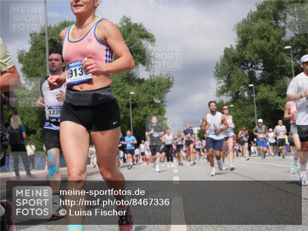 29.06.2025 - hella hamburg halbmarathon Luisa Fischer http://msf.ph/oto/8467336 29.06.2025 10:42:27 Kennedybrücke 1239, 1913, 1883, 2092, 2498, 2534, 2660, 4410, 6112, 7263, 7815, 8783, 10315, 10604, 10696 meine-sportfotos.de