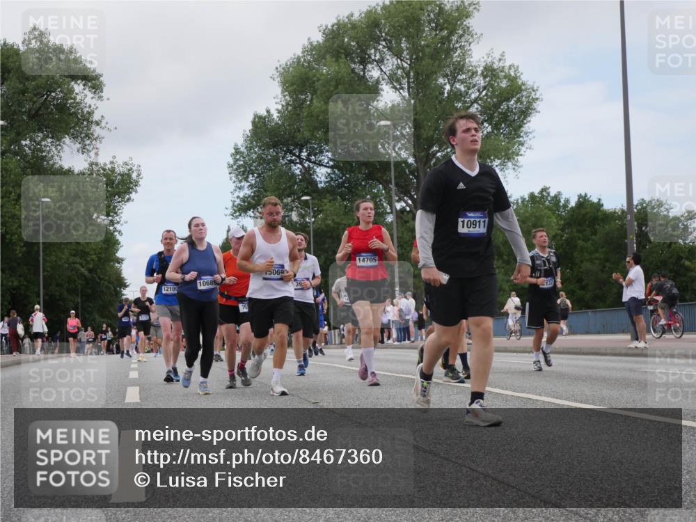 29.06.2025 - hella hamburg halbmarathon Luisa Fischer http://msf.ph/oto/8467360 29.06.2025 11:13:24 Kennedybrücke 5173, 5069, 10689, 12109, 39, 14, 14705, 10911, 137, 1601, 1776, 2694, 3135, 3137, 3965, 4716, 4800, 5173, 5504, 7196, 9197, 10689 meine-sportfotos.de