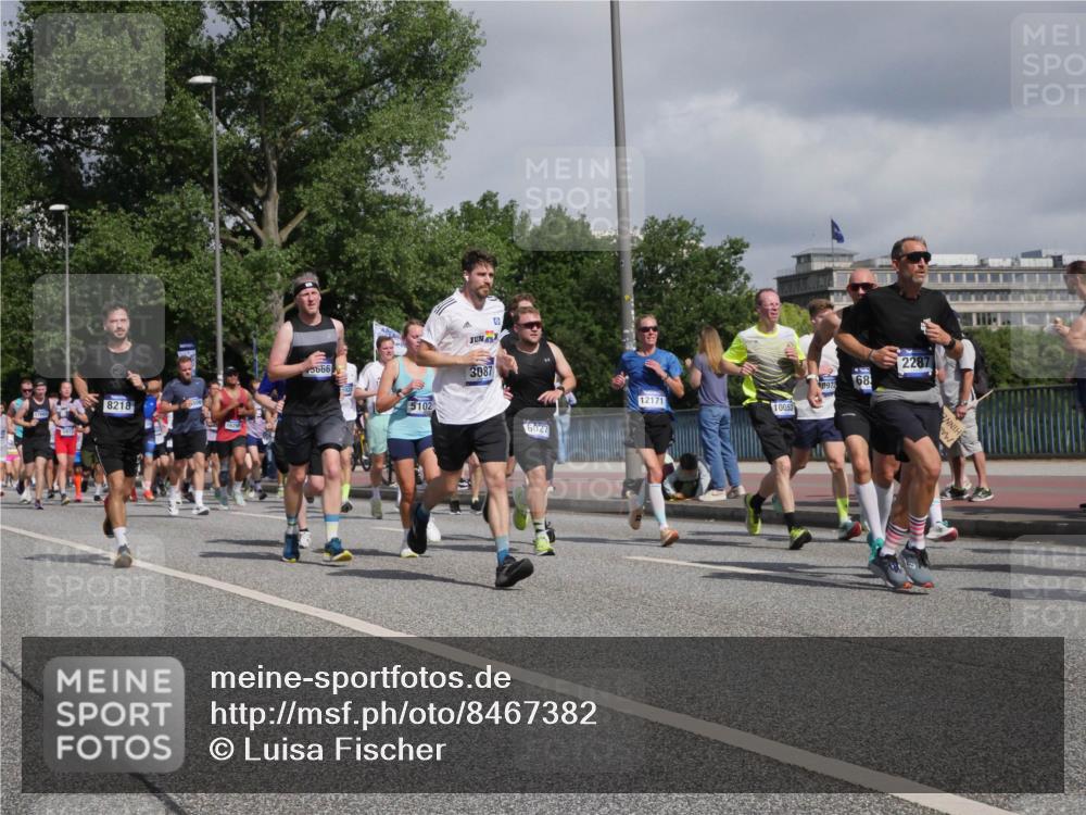 29.06.2025 - hella hamburg halbmarathon Luisa Fischer http://msf.ph/oto/8467382 29.06.2025 09:58:03 Kennedybrücke 5915, 8218, 3666, 5102, 3087, 6027, 12171, 2287, 68, 10053, 1884, 2287, 2411, 2708, 3087, 3435, 3747, 3985, 4093, 4121, 5102, 5459, 5638, 5915, 6027, 6054, 6158, 6421, 6532, 6662, 6836, 7052, 7659, 8153, 8218, 8371, 8487, 8577, 8693, 8720, 8927, 9032, 9386, 9529, 9649, 9786, 9959, 10053, 10184 meine-sportfotos.de