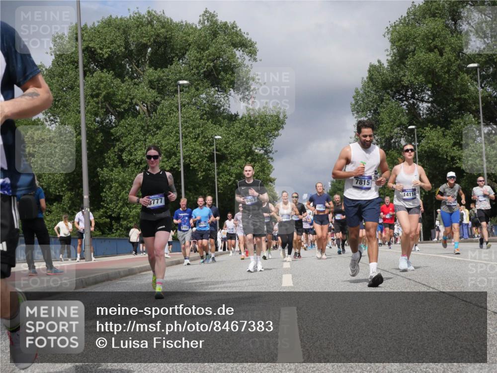 29.06.2025 - hella hamburg halbmarathon Luisa Fischer http://msf.ph/oto/8467383 29.06.2025 10:42:28 Kennedybrücke 3777, 2498, 6875, 15418, 726, 7815, 1411, 14299, 1883, 2092, 2498, 2660, 4410, 6112, 7263, 7684, 7815, 8783, 10315, 10604, 10696 meine-sportfotos.de