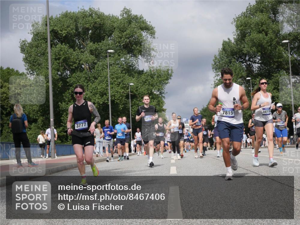 29.06.2025 - hella hamburg halbmarathon Luisa Fischer http://msf.ph/oto/8467406 29.06.2025 10:42:28 Kennedybrücke 3777, 2498, 6875, 15418, 7815, 14114, 14299, 1883, 2092, 2498, 2660, 4410, 6112, 7263, 7684, 7815, 8783, 10315, 10604, 10696 meine-sportfotos.de