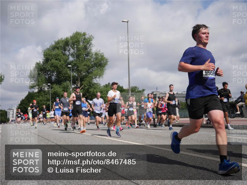 29.06.2025 - hella hamburg halbmarathon Luisa Fischer http://msf.ph/oto/8467485 29.06.2025 09:58:14 Kennedybrücke 2706, 14062, 9959, 1232, 1200, 1630, 1683, 1696, 2207, 2706, 3213, 3985, 4121, 4189, 4345, 4847, 4890, 5421, 5459, 6009, 6054, 6421, 6532, 6691, 6938, 7312, 7367, 8139, 8153, 8205, 8216, 8302, 8454, 8577, 8720, 8856, 8899, 8955, 9959, 10115, 10263 meine-sportfotos.de