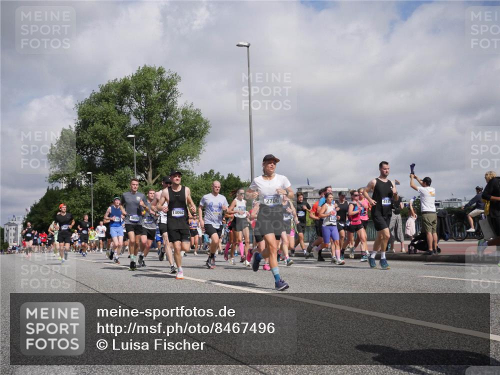 29.06.2025 - hella hamburg halbmarathon Luisa Fischer http://msf.ph/oto/8467496 29.06.2025 09:58:15 Kennedybrücke 2706, 14062, 4890, 16114, 8454, 4189, 1200, 1630, 1683, 1696, 1706, 2207, 2706, 3213, 3692, 4121, 4189, 4345, 4847, 4890, 5421, 5459, 6009, 6421, 6691, 6938, 7312, 7367, 8139, 8153, 8205, 8216, 8302, 8454, 8720, 8856, 8899, 8955, 9959, 10115, 10263 meine-sportfotos.de