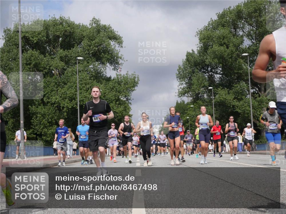 29.06.2025 - hella hamburg halbmarathon Luisa Fischer http://msf.ph/oto/8467498 29.06.2025 10:42:30 Kennedybrücke 68, 12675, 15263, 2498, 16469, 418, 1313, 15511, 17368, 10315, 18167, 14299, 2092, 2498, 6112, 6342, 6343, 7263, 7684, 7815, 8783, 10315, 10604, 10696 meine-sportfotos.de
