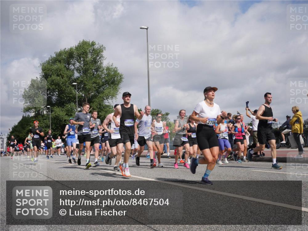 29.06.2025 - hella hamburg halbmarathon Luisa Fischer http://msf.ph/oto/8467504 29.06.2025 09:58:15 Kennedybrücke 4890, 1200, 4847, 6691, 13807, 14062, 15681, 696, 2201, 2706, 8454, 1200, 1630, 1683, 1696, 1706, 2207, 2706, 3213, 3692, 4121, 4189, 4345, 4847, 4890, 5421, 5459, 6009, 6421, 6691, 6938, 7312, 7367, 8139, 8153, 8205, 8216, 8302, 8454, 8720, 8856, 8899, 8955, 9959, 10115, 10263 meine-sportfotos.de