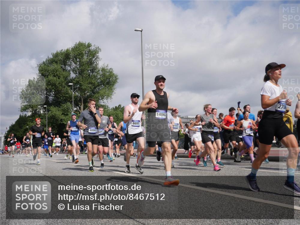29.06.2025 - hella hamburg halbmarathon Luisa Fischer http://msf.ph/oto/8467512 29.06.2025 09:58:16 Kennedybrücke 4890, 1847, 3807, 6691, 14062, 681, 2201, 321, 8454, 2706, 1200, 1630, 1683, 1696, 1706, 2207, 2706, 3213, 3692, 4088, 4189, 4345, 4847, 4890, 5421, 6009, 6691, 6938, 7312, 7367, 8139, 8205, 8216, 8302, 8454, 8720, 8856, 8899, 8955, 9959, 10115, 10263 meine-sportfotos.de