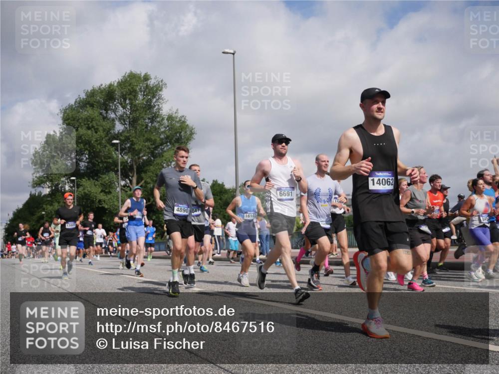 29.06.2025 - hella hamburg halbmarathon Luisa Fischer http://msf.ph/oto/8467516 29.06.2025 09:58:16 Kennedybrücke 4890, 847, 16103, 6691, 500, 14062, 845, 1200, 1630, 1683, 1696, 1706, 2207, 2706, 3213, 3692, 4088, 4189, 4345, 4847, 4890, 5421, 6009, 6691, 6938, 7312, 7367, 8139, 8205, 8216, 8302, 8454, 8720, 8856, 8899, 8955, 9959, 10115, 10263 meine-sportfotos.de