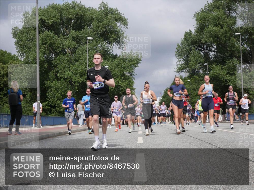 29.06.2025 - hella hamburg halbmarathon Luisa Fischer http://msf.ph/oto/8467530 29.06.2025 10:42:30 Kennedybrücke 6875, 2498, 1267, 1526, 16469, 15418, 15511, 10315, 2092, 2498, 6112, 6342, 6343, 7263, 7684, 7815, 8783, 10315, 10604, 10696 meine-sportfotos.de