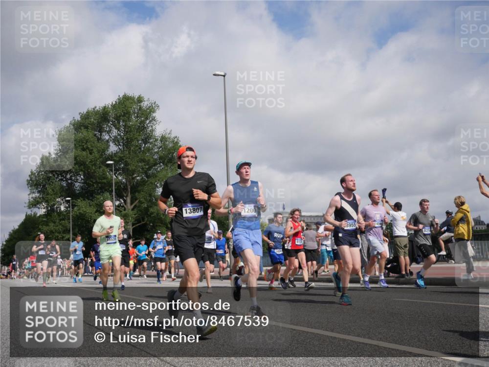 29.06.2025 - hella hamburg halbmarathon Luisa Fischer http://msf.ph/oto/8467539 29.06.2025 09:58:18 Kennedybrücke 13807, 1200, 15535, 8139, 1454, 3955, 456, 8216, 3303, 1200, 1630, 1696, 1706, 2207, 3213, 3692, 4088, 4324, 4345, 4847, 4890, 5421, 6009, 6691, 6938, 7312, 7367, 8139, 8205, 8216, 8234, 8302, 8454, 8856, 8899, 8955, 8977, 10263 meine-sportfotos.de