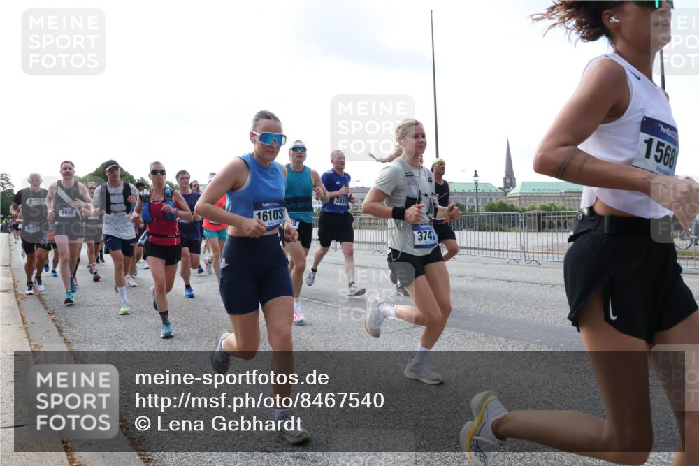 29.06.2025 - hella hamburg halbmarathon Lena Gebhardt http://msf.ph/oto/8467540 29.06.2025 09:55:19 Lombardsbrücke 7052, 8955, 16103, 3435, 3747, 1568, 1120, 1151, 1200, 1683, 1696, 1706, 1884, 1976, 2207, 2274, 2287, 2367, 2411, 2592, 2596, 2706, 2816, 3087, 3208, 3209, 3213, 3258, 3435, 3747, 3985, 4093, 4121, 4189, 4832, 4847, 4890, 4938, 5102, 5399, 5459, 5638, 5705, 5708, 5915, 6027, 6054, 6158, 6290, 6389, 6421, 6532, 6662, 6836, 6923, 6938, 6991, 7052, 7312, 7335, 7659, 7908, 8371, 8437, 8487, 8693, 8889, 8981, 9031, 9093, 9159, 9476, 9661, 9710, 9869, 9931, 11333 meine-sportfotos.de
