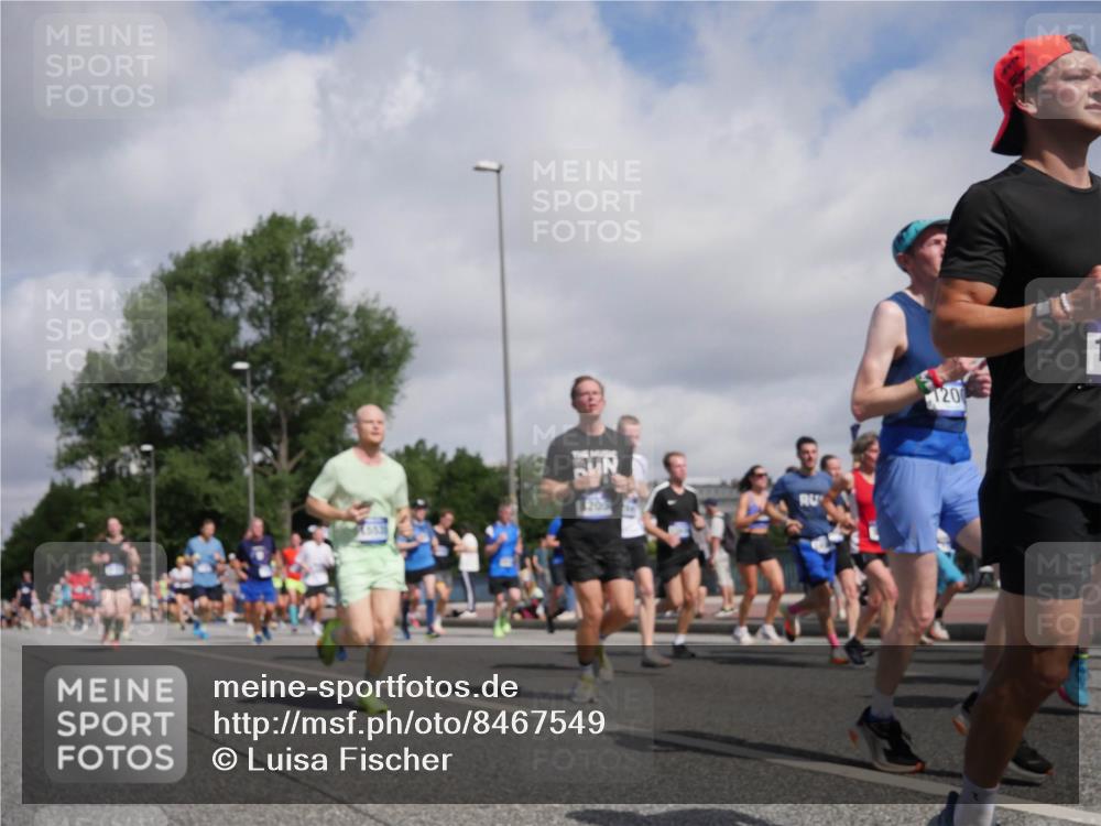 29.06.2025 - hella hamburg halbmarathon Luisa Fischer http://msf.ph/oto/8467549 29.06.2025 09:58:19 Kennedybrücke 120, 1200, 1630, 1696, 1706, 2207, 3213, 3692, 4088, 4324, 4345, 4601, 4847, 4890, 5421, 6009, 6691, 6938, 7056, 7312, 7367, 8139, 8205, 8216, 8234, 8302, 8856, 8899, 8955, 8977, 10263 meine-sportfotos.de