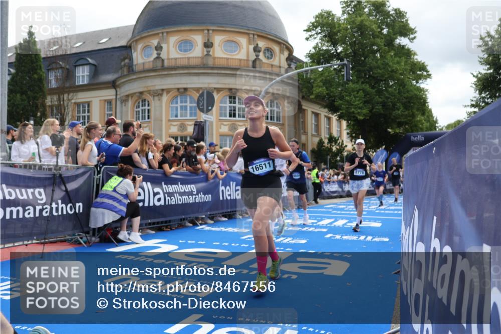 29.06.2025 - hella hamburg halbmarathon Strokosch-Dieckow http://msf.ph/oto/8467556 29.06.2025 11:23:58 Ziel 2351, 4123, 4288, 5063, 5079, 5395, 5412, 6303, 7978, 8778, 9150, 9556, 9714, 9734, 10148, 14615, 15343, 16135, 16511, 16604, 16707, 17987, 18046, 18362 meine-sportfotos.de