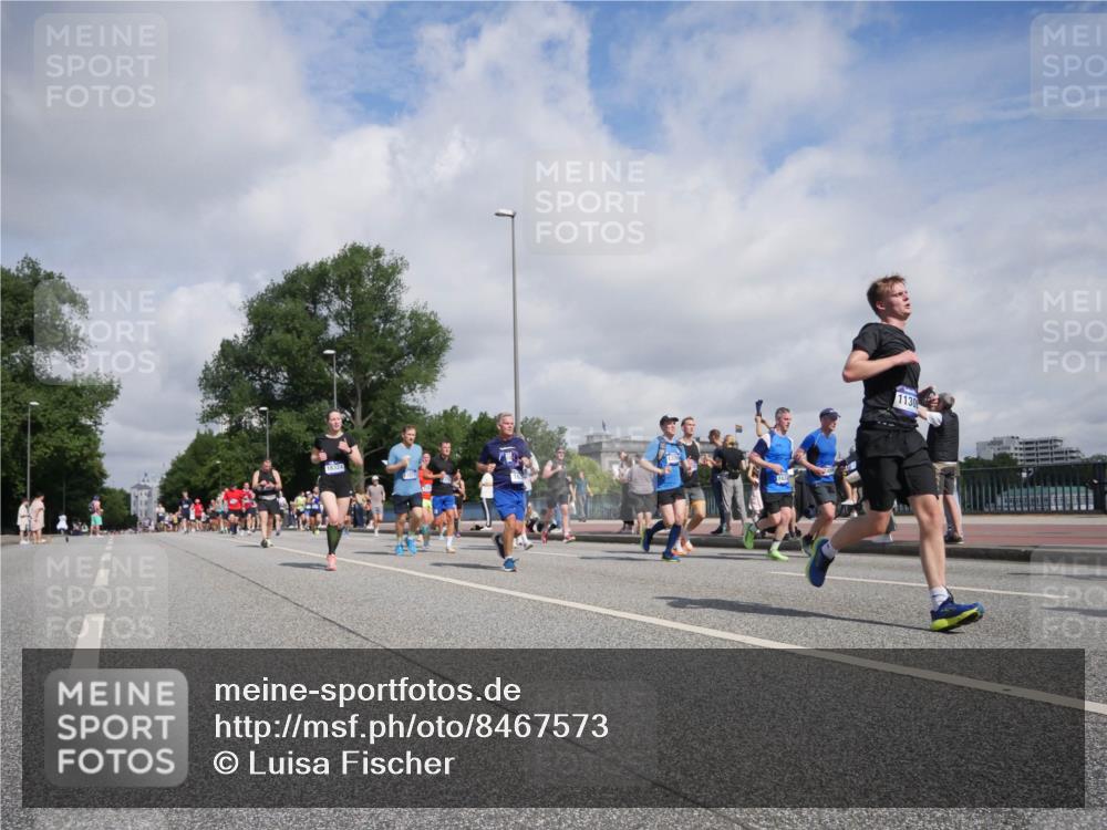 29.06.2025 - hella hamburg halbmarathon Luisa Fischer http://msf.ph/oto/8467573 29.06.2025 09:58:22 Kennedybrücke 18324, 1130, 1461, 1630, 1706, 3654, 3692, 4088, 4324, 4345, 4601, 6009, 7056, 7269, 7367, 7657, 8205, 8234, 8899, 8977 meine-sportfotos.de