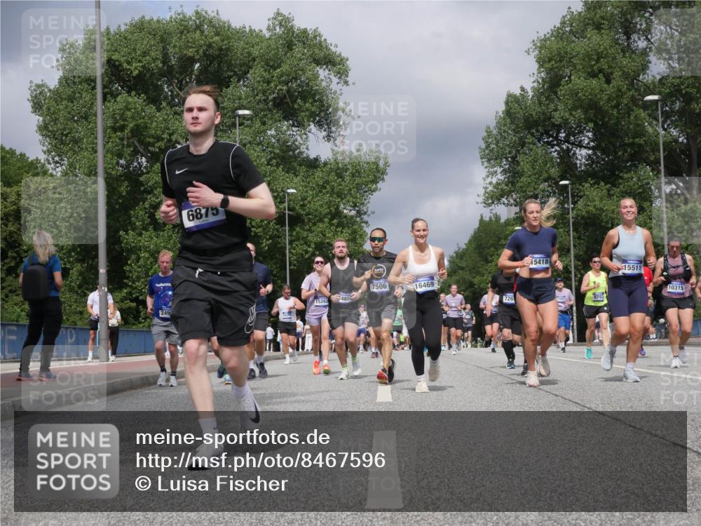 29.06.2025 - hella hamburg halbmarathon Luisa Fischer http://msf.ph/oto/8467596 29.06.2025 10:42:31 Kennedybrücke 6875, 7506, 16469, 15262, 485, 249, 726, 15418, 8783, 15511, 10315, 2092, 2498, 6112, 6342, 6343, 7263, 7684, 7815, 8783, 10315, 10604, 10696 meine-sportfotos.de