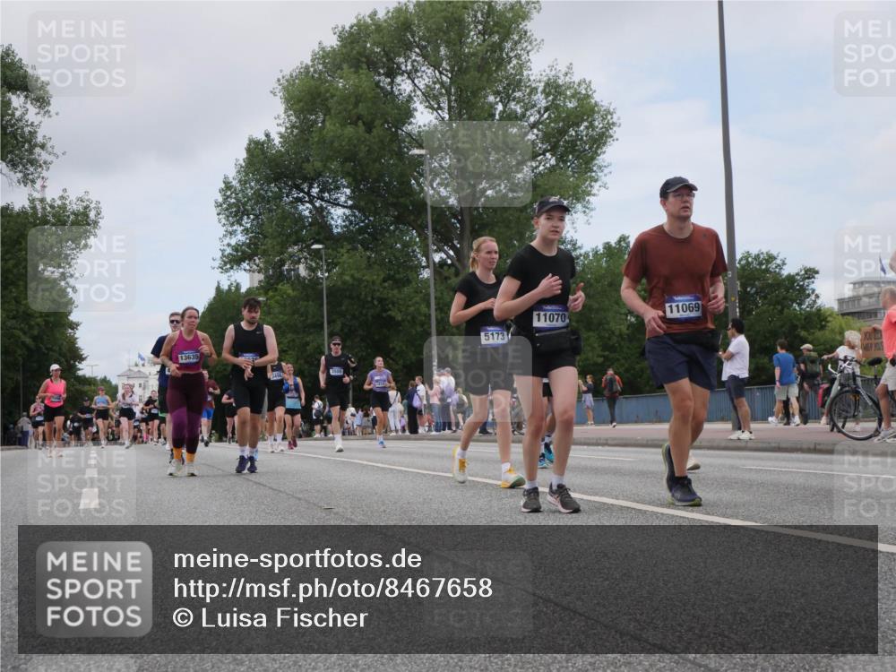 29.06.2025 - hella hamburg halbmarathon Luisa Fischer http://msf.ph/oto/8467658 29.06.2025 11:13:31 Kennedybrücke 13635, 3500, 5173, 11069, 11070, 1776, 2694, 3472, 3498, 3500, 3965, 4956, 5173, 5402 meine-sportfotos.de
