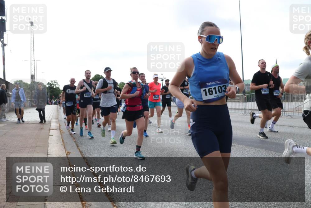 29.06.2025 - hella hamburg halbmarathon Lena Gebhardt http://msf.ph/oto/8467693 29.06.2025 09:55:19 Lombardsbrücke 7052, 8955, 96494, 615, 16103, 1042, 6667, 1120, 1151, 1200, 1683, 1696, 1706, 1884, 1976, 2207, 2274, 2287, 2367, 2411, 2592, 2596, 2706, 2816, 3087, 3208, 3209, 3213, 3258, 3435, 3747, 3985, 4093, 4121, 4189, 4832, 4847, 4890, 4938, 5102, 5399, 5459, 5638, 5705, 5708, 5915, 6027, 6054, 6158, 6290, 6389, 6421, 6532, 6662, 6836, 6923, 6938, 6991, 7052, 7312, 7335, 7659, 7908, 8371, 8437, 8487, 8693, 8889, 8981, 9031, 9093, 9159, 9476, 9661, 9710, 9869, 9931, 11333 meine-sportfotos.de