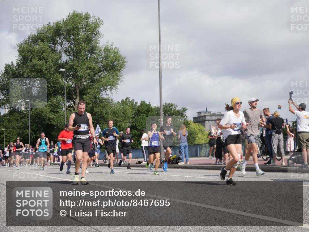 29.06.2025 - hella hamburg halbmarathon Luisa Fischer http://msf.ph/oto/8467695 29.06.2025 09:58:26 Kennedybrücke 5733, 8581, 4601, 14511, 234, 1151, 1216, 1461, 1689, 1706, 3654, 3692, 4033, 4088, 4127, 4324, 4601, 7056, 7269, 7332, 7367, 7657, 8234, 8977, 9491, 9551, 9934 meine-sportfotos.de