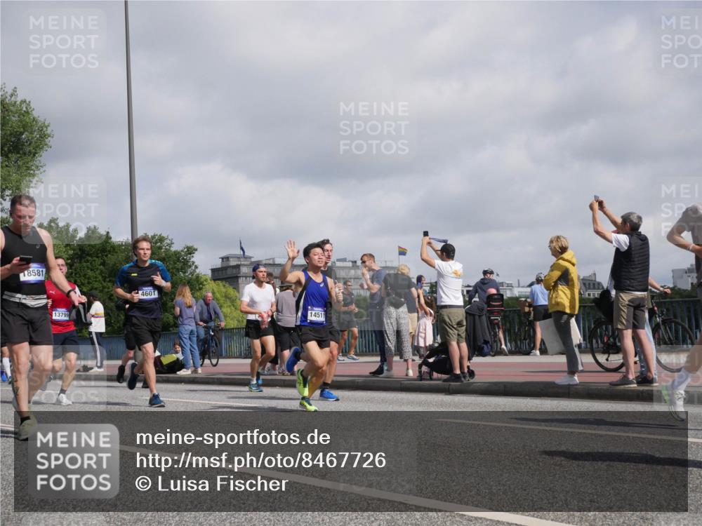 29.06.2025 - hella hamburg halbmarathon Luisa Fischer http://msf.ph/oto/8467726 29.06.2025 09:58:28 Kennedybrücke 18581, 13799, 4601, 14511, 1151, 1216, 1461, 1689, 1706, 3654, 3692, 3945, 4033, 4088, 4127, 4324, 4601, 4938, 6481, 7056, 7269, 7332, 7657, 8234, 8977, 9491, 9551, 9934, 10811 meine-sportfotos.de