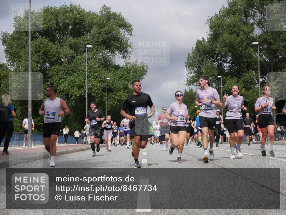 29.06.2025 - hella hamburg halbmarathon Luisa Fischer http://msf.ph/oto/8467734 29.06.2025 10:42:37 Kennedybrücke 16335, 12745, 6611, 7684, 10554, 1381, 11382, 6343, 2498, 2893, 6342, 6343, 6611, 7263, 7684, 8243, 8367, 8783, 9393, 10001, 10315, 10554 meine-sportfotos.de