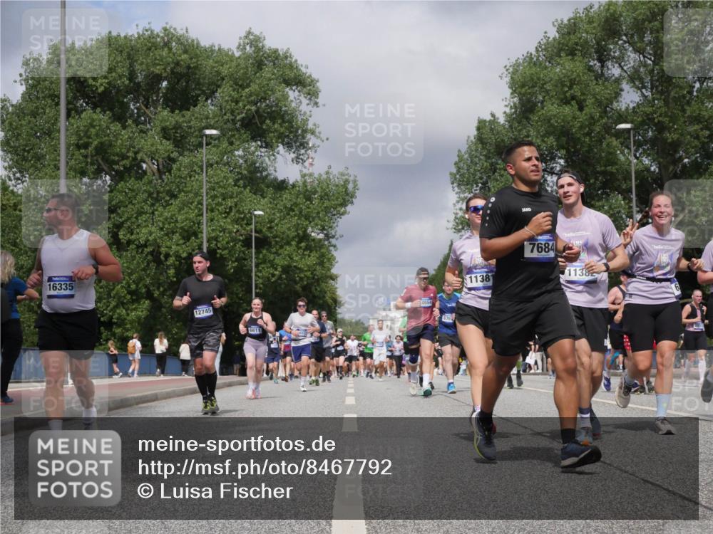29.06.2025 - hella hamburg halbmarathon Luisa Fischer http://msf.ph/oto/8467792 29.06.2025 10:42:38 Kennedybrücke 16335, 12745, 6611, 0554, 836, 11381, 7684, 1138, 1232, 2498, 2893, 6342, 6343, 6611, 7263, 7684, 8243, 8367, 8783, 9393, 10001, 10315, 10554 meine-sportfotos.de