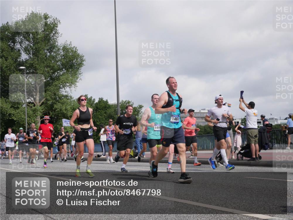 29.06.2025 - hella hamburg halbmarathon Luisa Fischer http://msf.ph/oto/8467798 29.06.2025 09:58:32 Kennedybrücke 1216, 355, 144, 7657, 1461, 1227, 1151, 1216, 1461, 1689, 3654, 3945, 4033, 4127, 4601, 4938, 6481, 7056, 7100, 7224, 7269, 7332, 7657, 9491, 9551, 9934, 10811 meine-sportfotos.de
