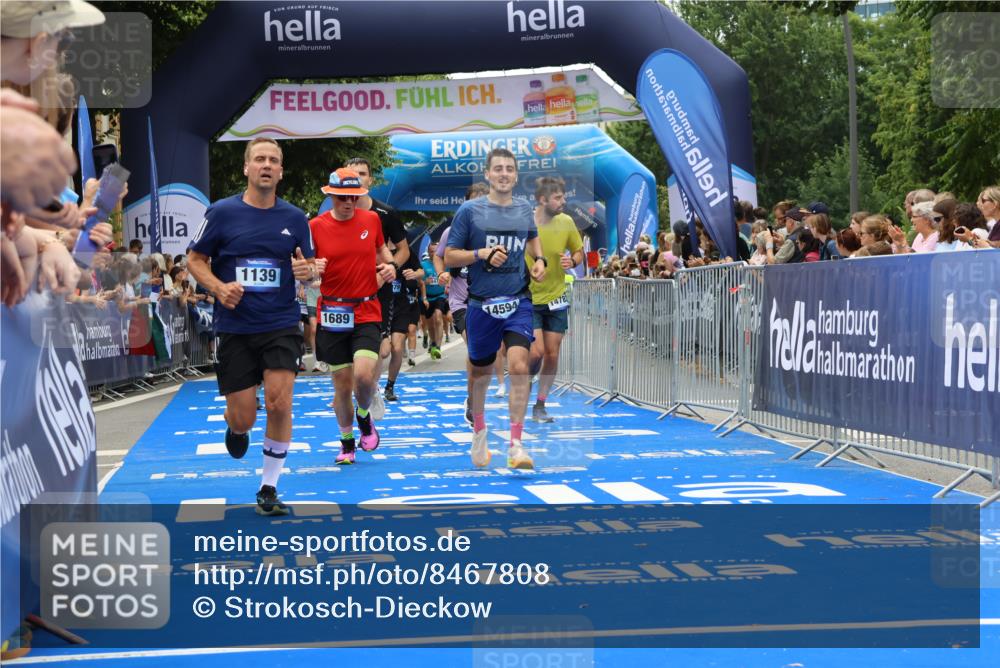 29.06.2025 - hella hamburg halbmarathon Strokosch-Dieckow http://msf.ph/oto/8467808 29.06.2025 10:46:55 Ziel 1139, 1689, 4091, 4377, 9794, 10122, 13728, 13940, 14385, 14415, 14449, 14594, 14783, 15825, 16081, 17172, 17492, 17892, 17979, 19105 meine-sportfotos.de